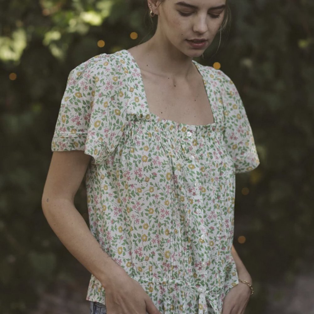 Trovata Lorita Green Floral Short Sleeve Square Neck Peasant Blouse, S